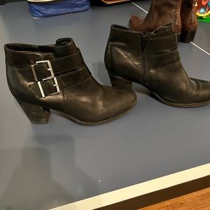 Clarks boots women’s size 9.5 black bootie